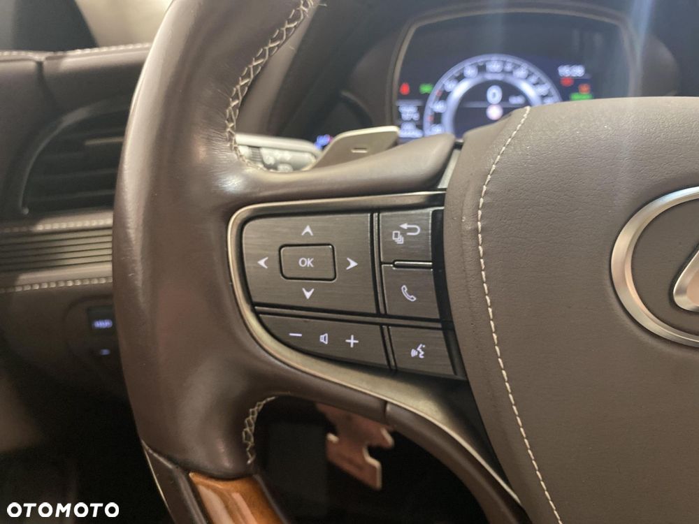 Lexus LS - 21