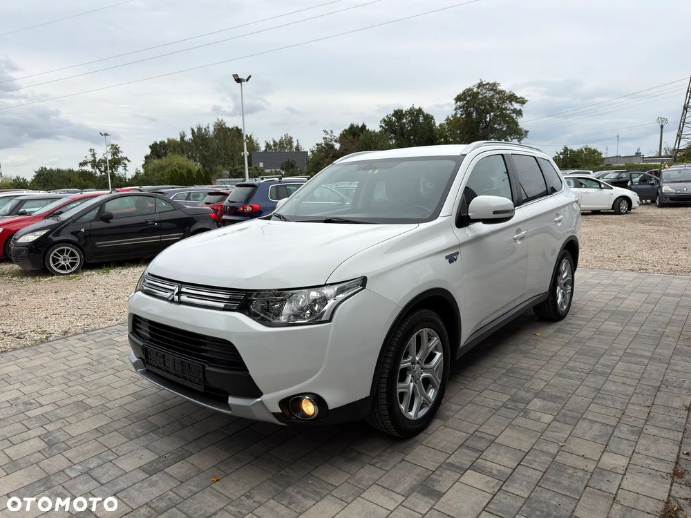 Mitsubishi Outlander Instyle NAVI + - 3