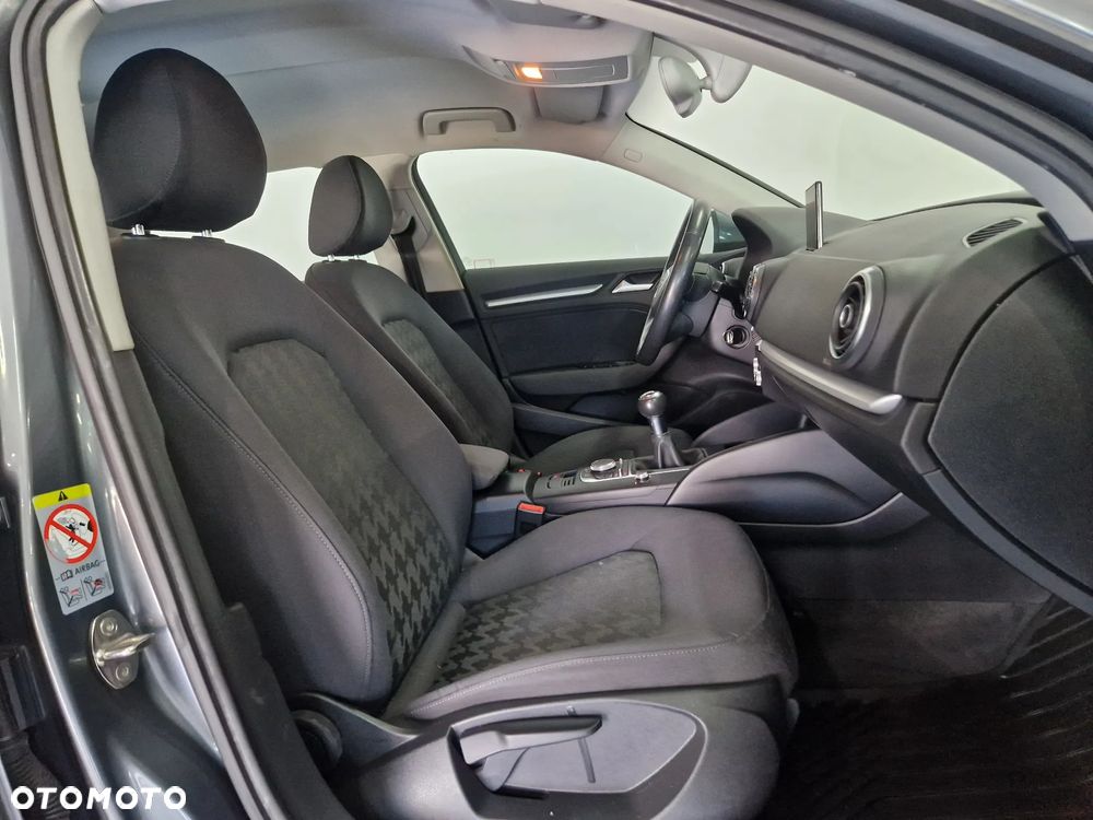 Audi A3 Sportback - 6