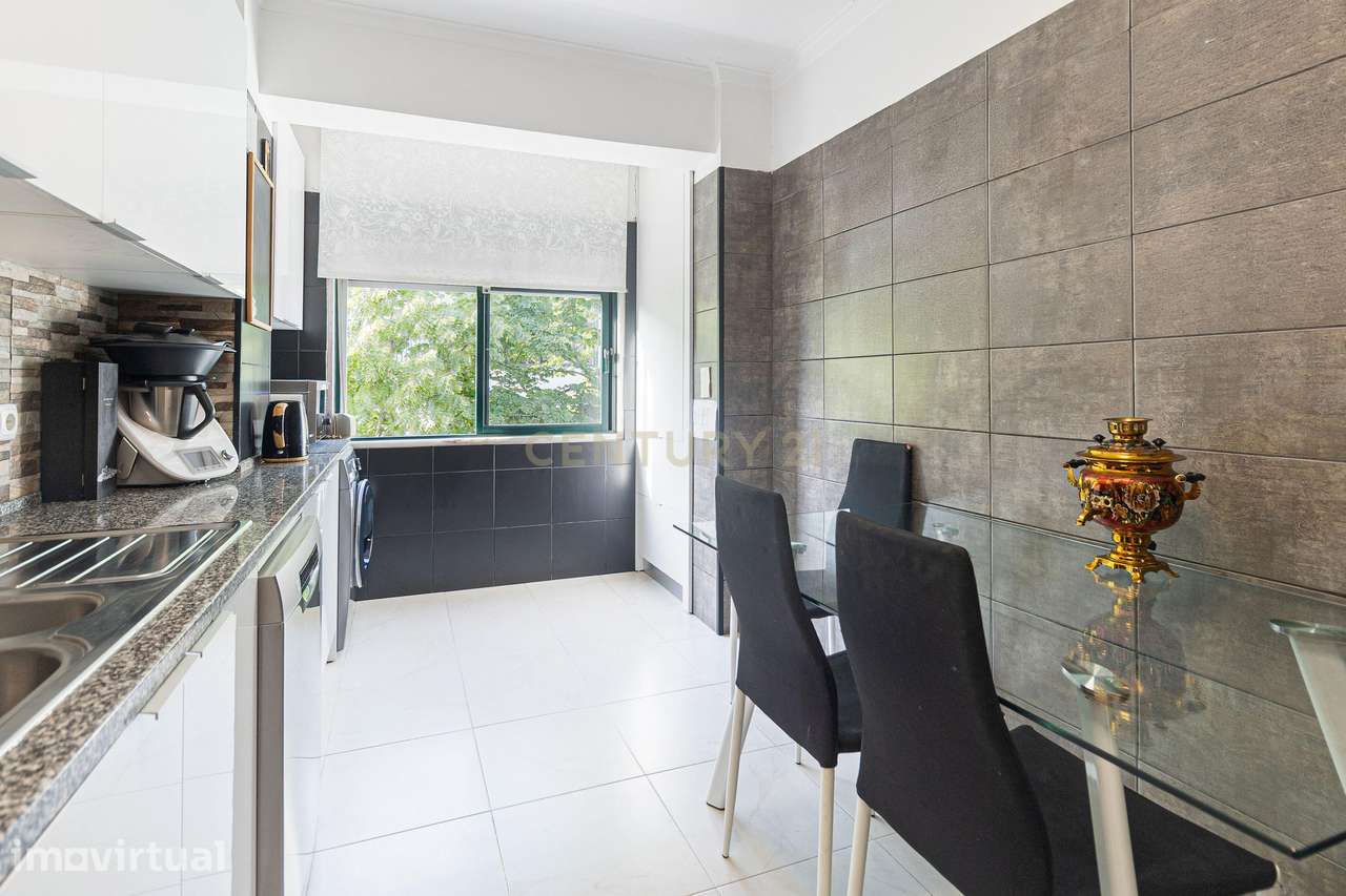 Apartamento T3 na sobreda com possibilidade de aproveitamento do sótão - Grande imagem: 3/48