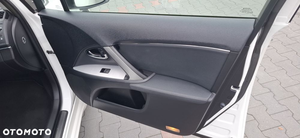 Toyota Avensis 2.0 Premium MS - 12