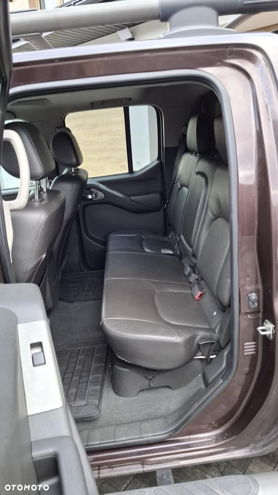 Nissan Navara 2.5 D LE Limited - 10