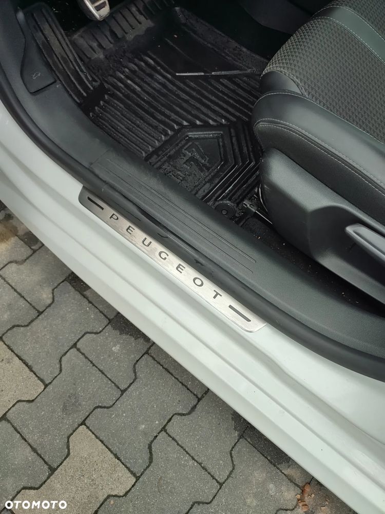 Peugeot 208 1.5 BlueHDi GT Line S&S - 26
