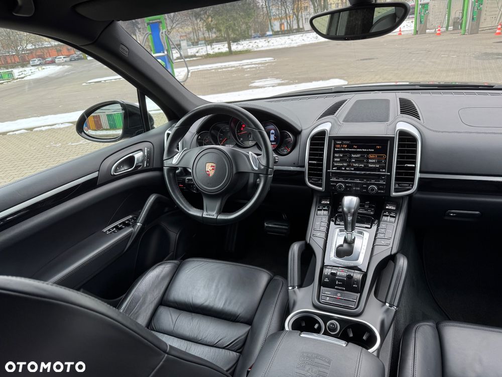 Porsche Cayenne Platinum Edition - 34