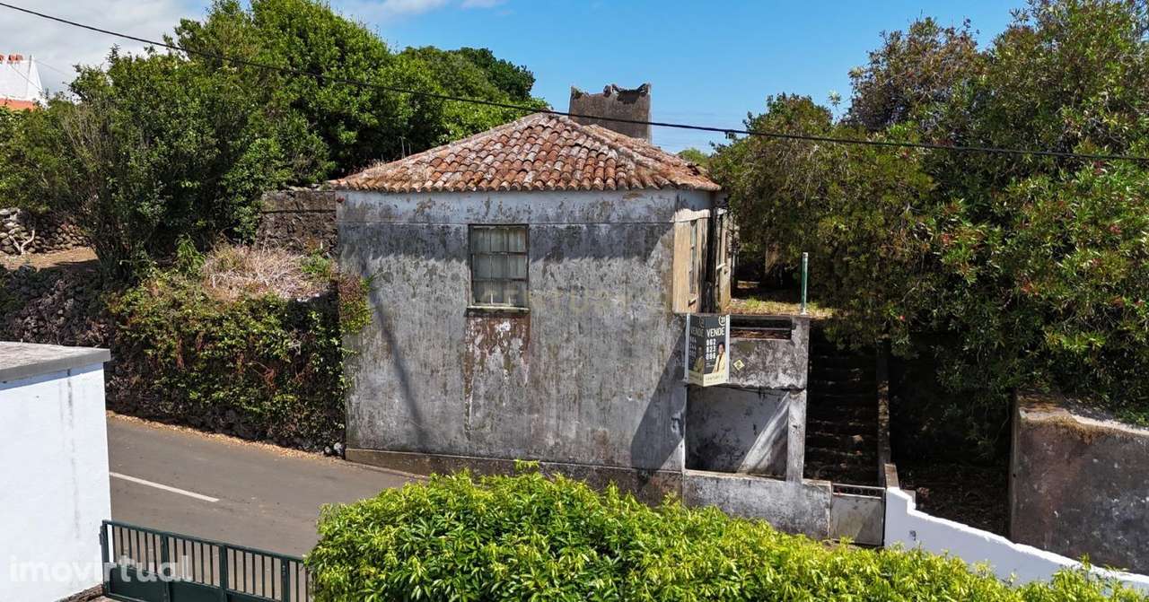 Casa para Recuperar nas Cinco Ribeiras - Ilha Terceira - Grande imagem: 2/11
