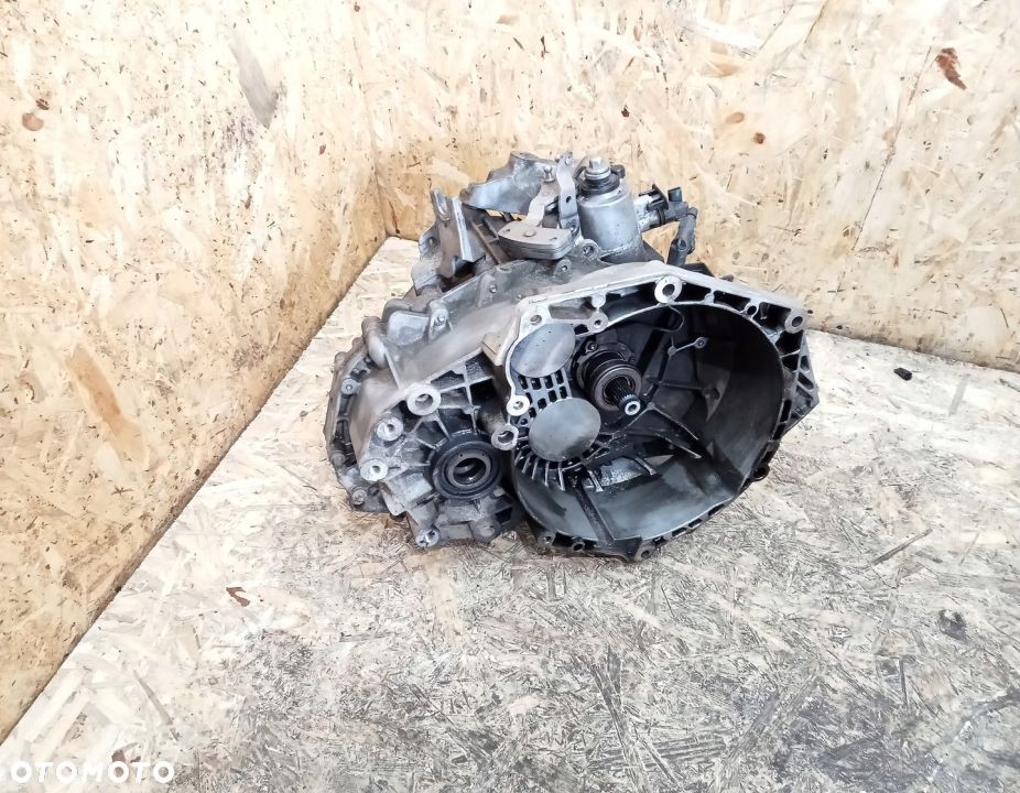 SKRZYNIA BIEGÓW ZAFIRA C 2.0 CDTI F40 55583502 - 1