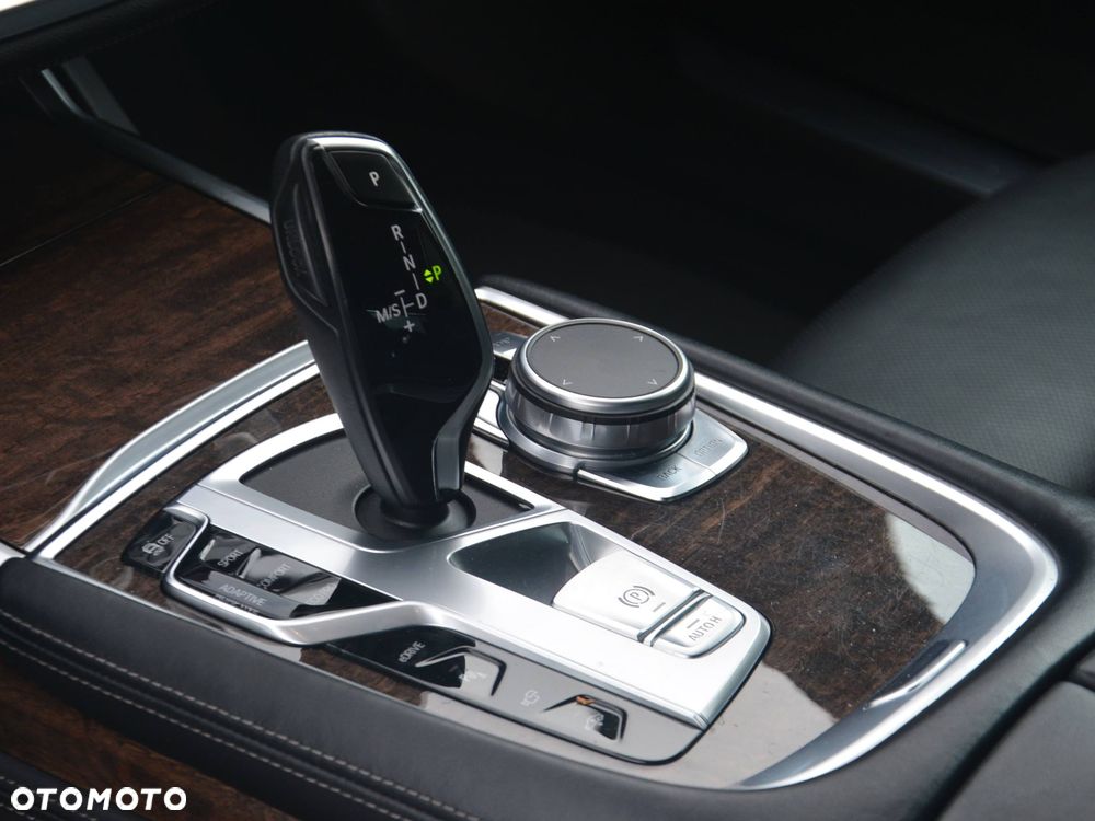 BMW Seria 7 740Le xDrive iPerformance - 10