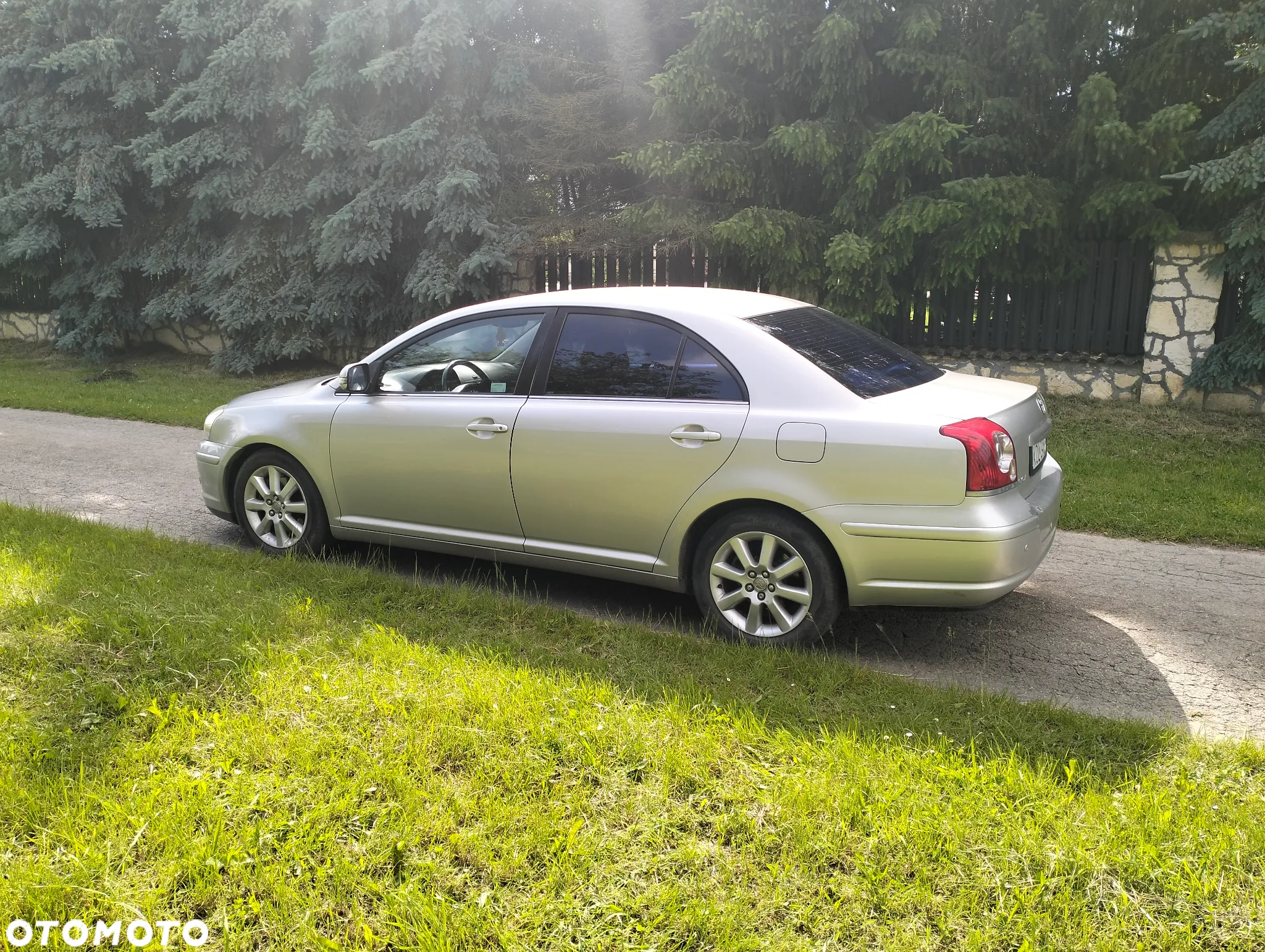 Toyota Avensis - 4