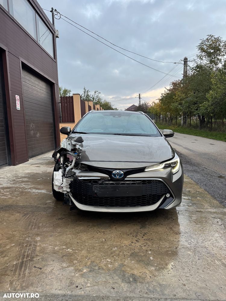 Toyota Corolla 2.0 HSD Exclusive Plus GR Sport Bi-Tone - 11