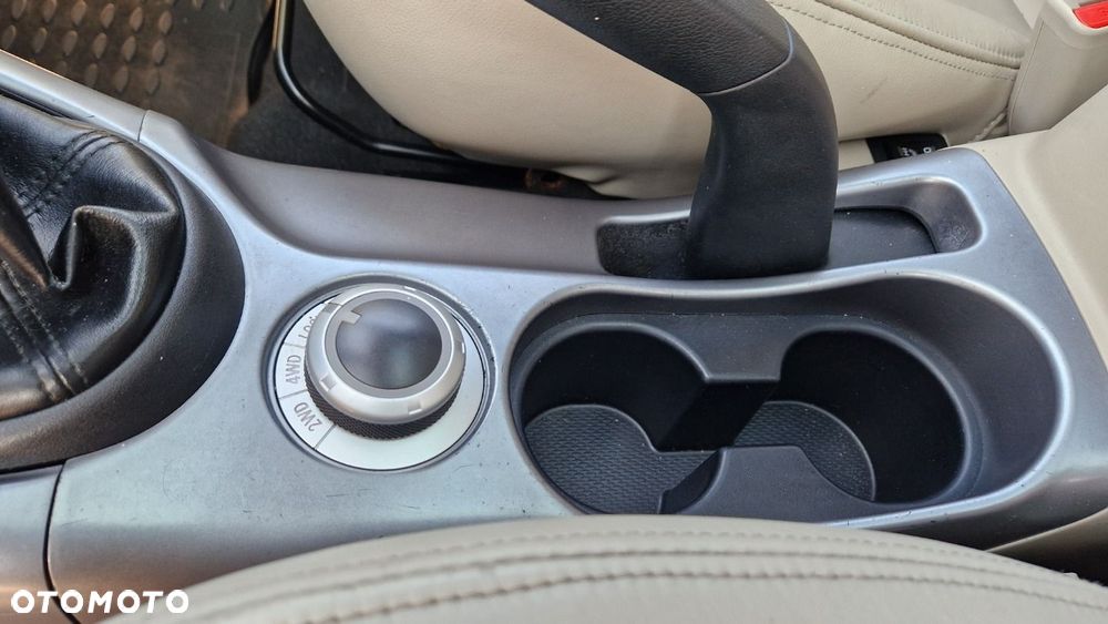 Mitsubishi Outlander 2.0 DI-D 4WD Invite - 13