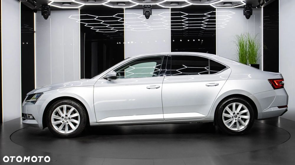 Skoda Superb 1.5 TSI ACT Ambition - 4