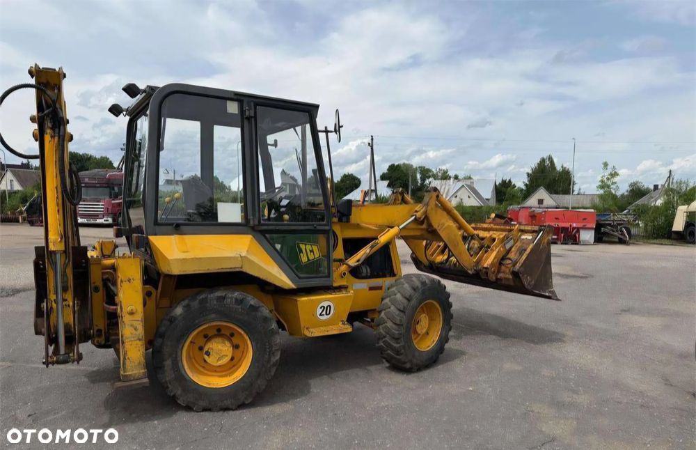 JCB 2CX - 4
