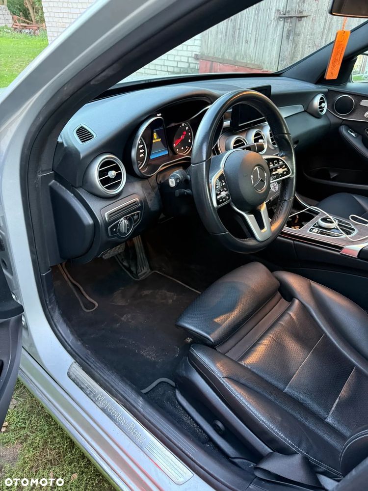 Mercedes-Benz Klasa C 300 4Matic 9G-TRONIC Avantgarde - 13