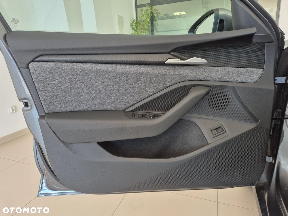 Skoda Superb 2.0 TDI SCR Selection DSG - 16