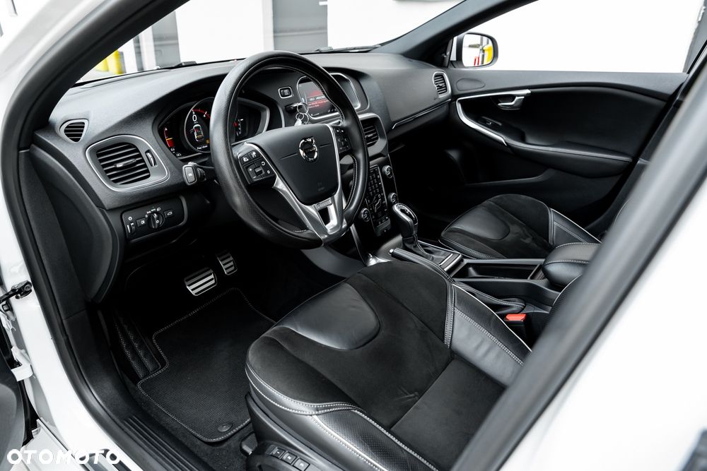 Volvo V40 D2 Geartronic RDesign - 18