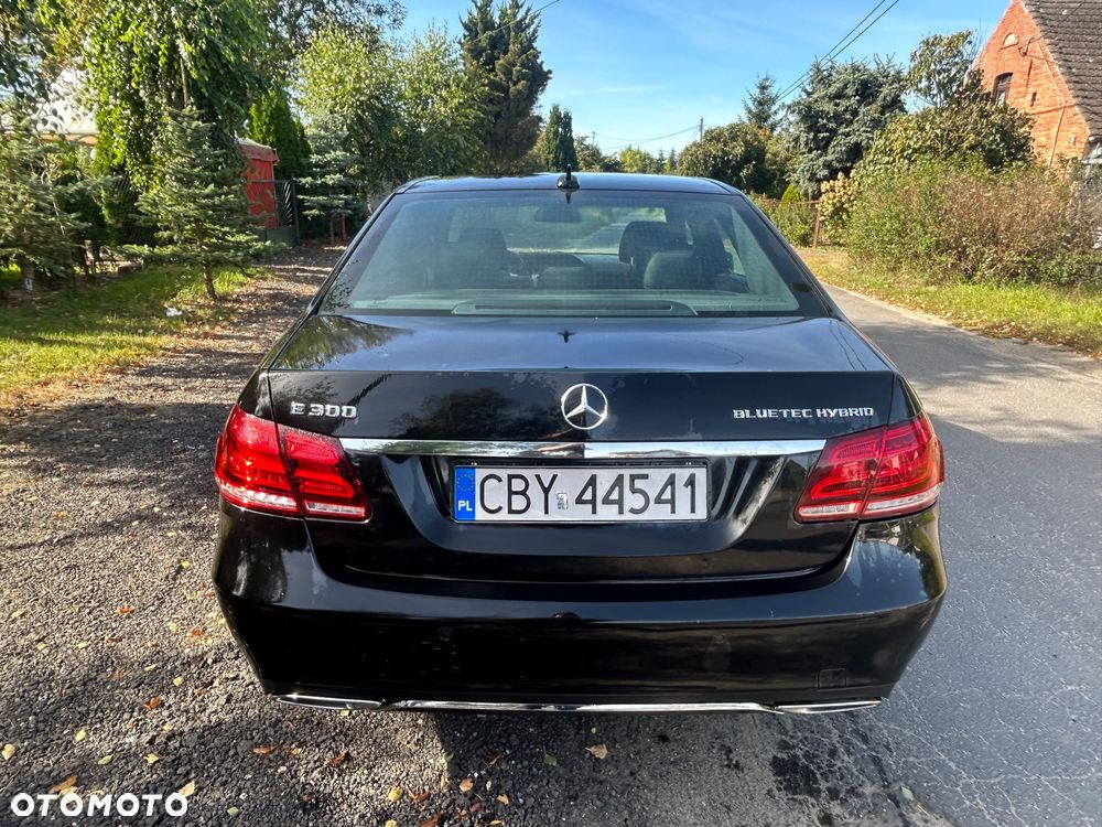 Mercedes-Benz Klasa E 300 T BlueTEC HYBRID 7G-TRONIC - 10