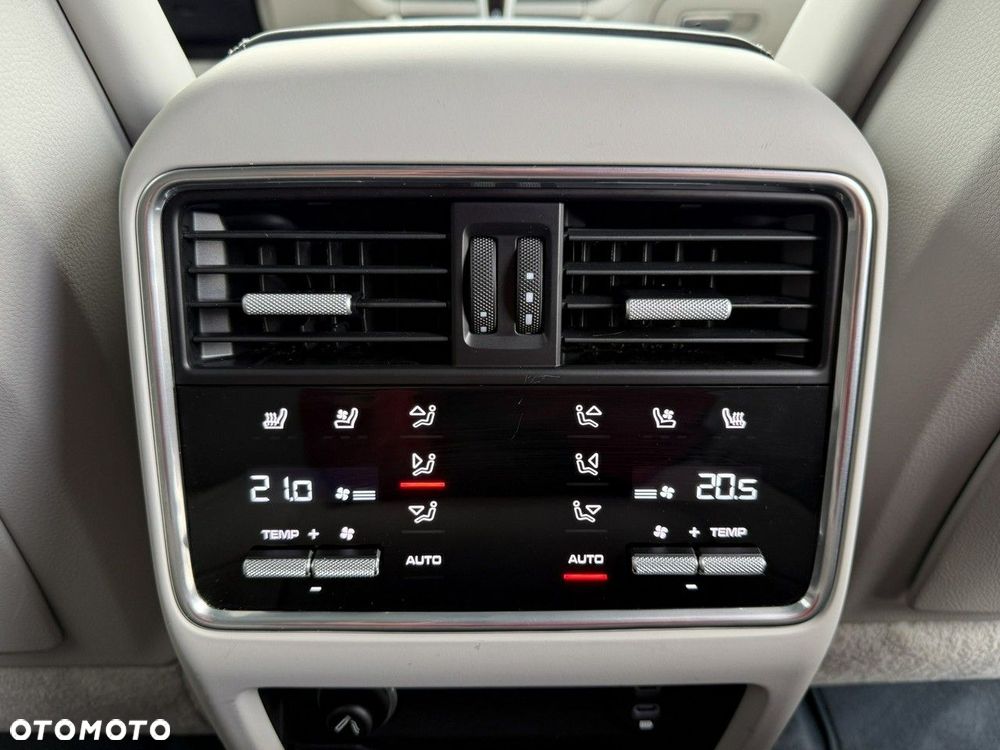 Porsche Cayenne - 19