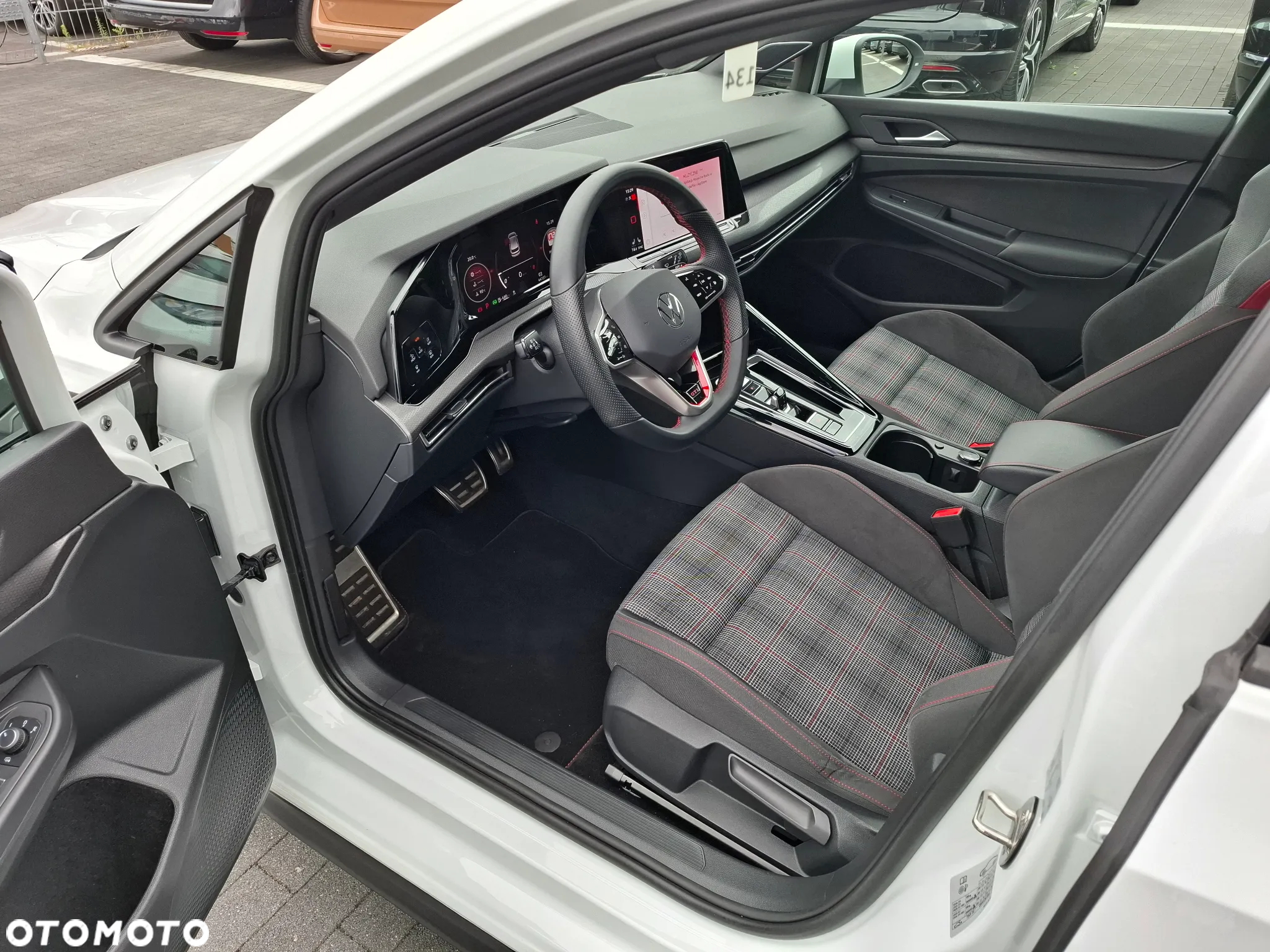 Volkswagen Golf VIII 2.0 TSI GTI DSG - 14