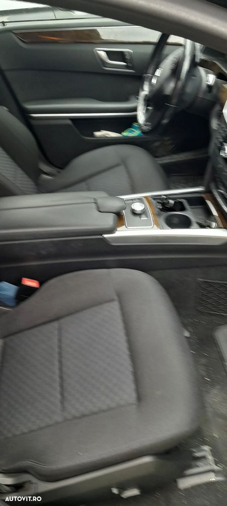 Mercedes-Benz E 2012 photo 2