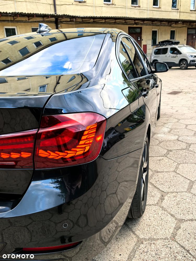 BMW Seria 3 328i xDrive Sport Line - 8