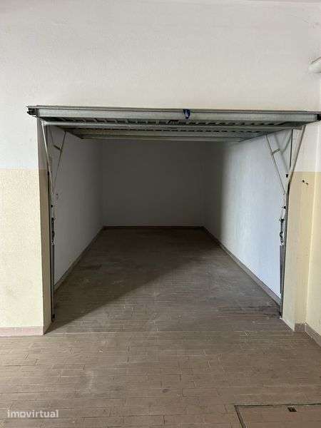 Venda Garagem em Box Fechada Vila Nova da Caparica - Grande imagem: 3/8