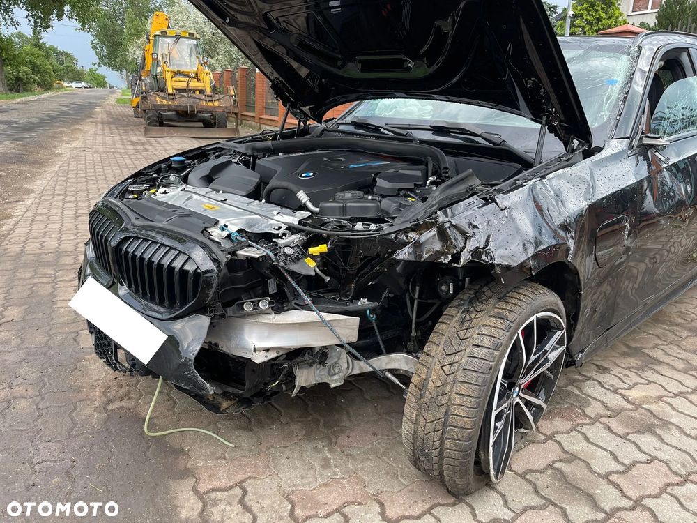 BMW Seria 3 330e M Sport sport - 25
