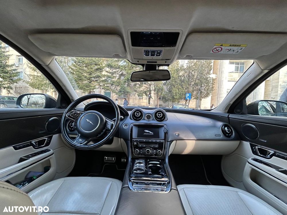 Jaguar XJ - 3