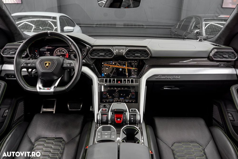 Lamborghini URUS - 15