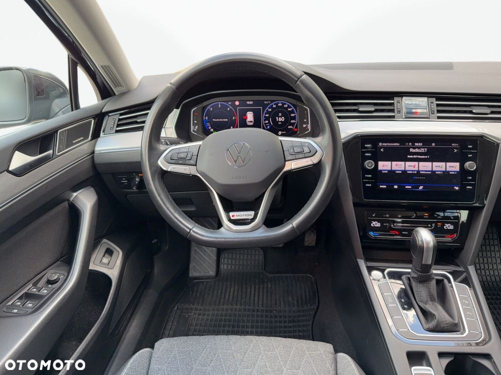 Volkswagen Passat - 19