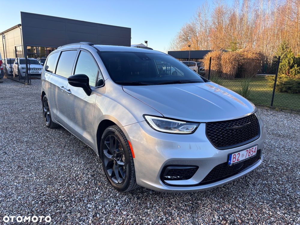 Chrysler Pacifica - 3