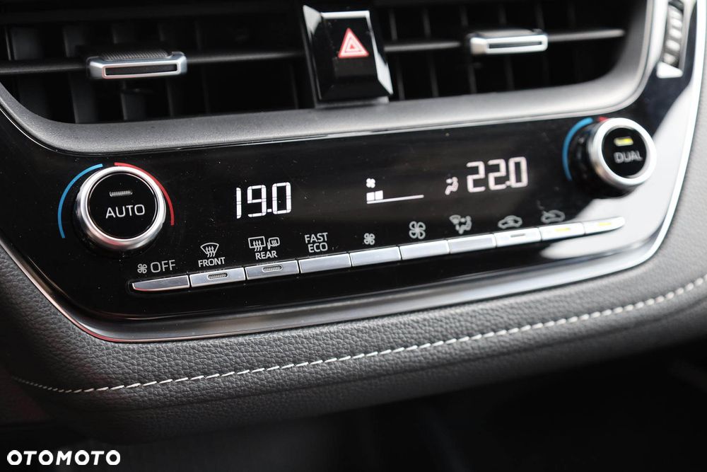 Toyota Corolla 1.8 Hybrid Comfort - 24