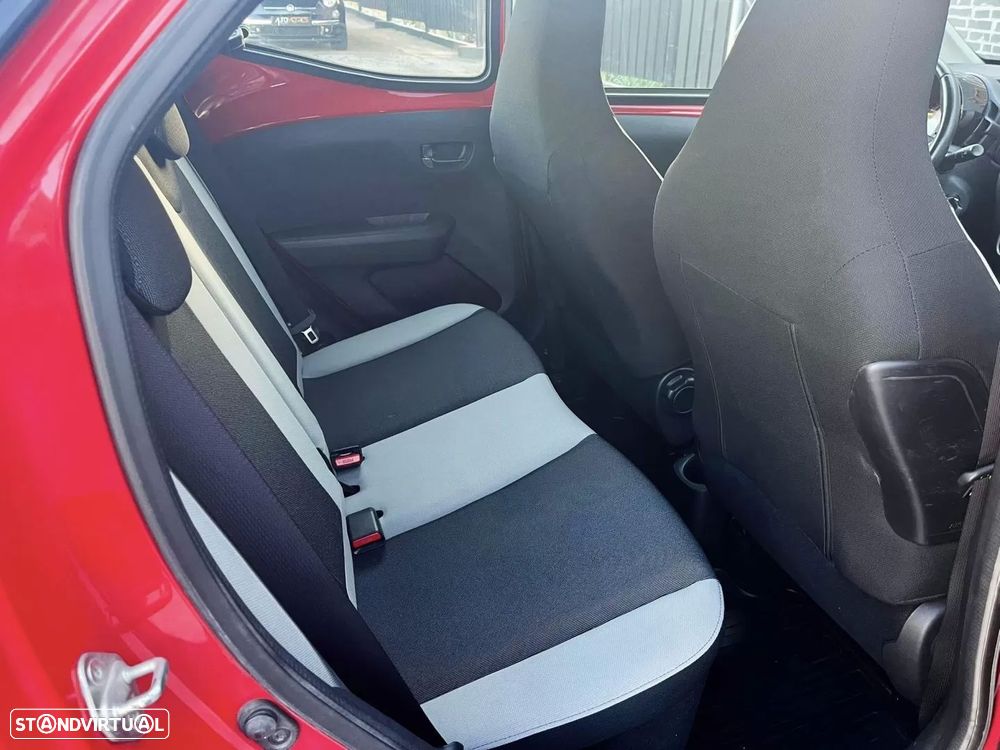 Toyota Aygo 1.0 X-Play - 14