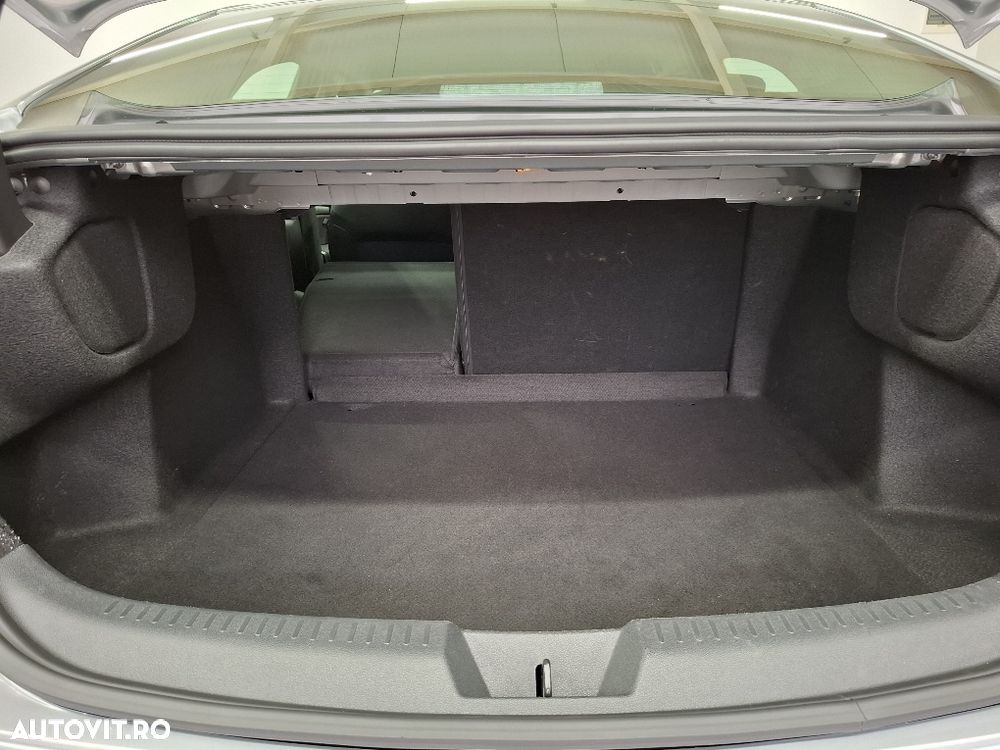 Renault Megane TCE 140 Equilibre - 5