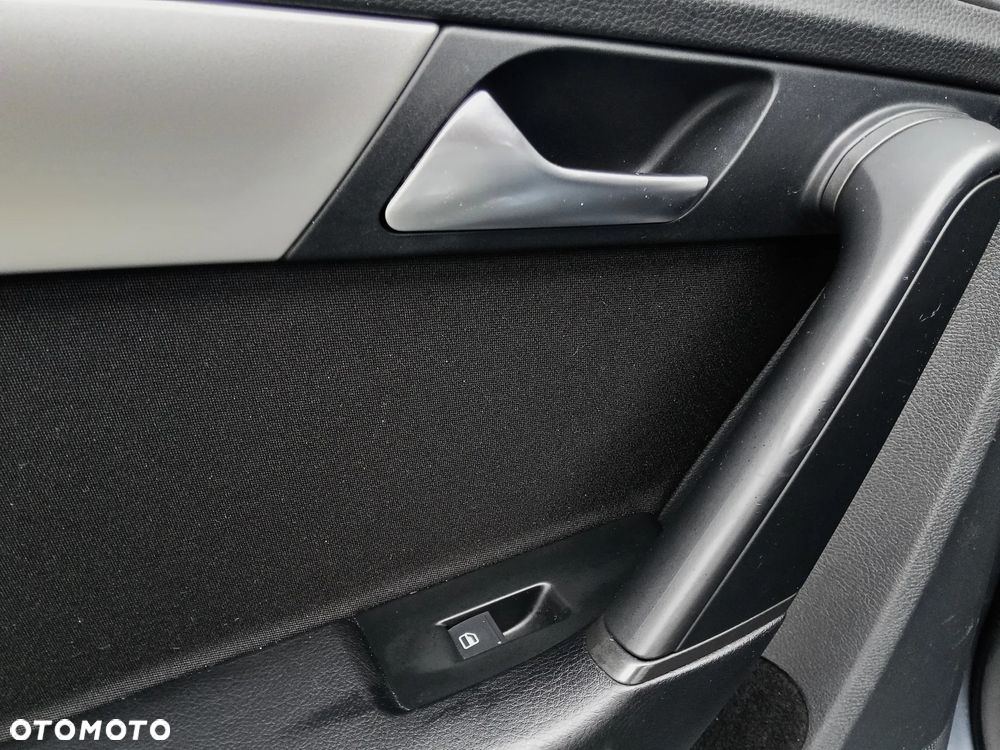 Volkswagen Passat 2.0 TDI Highline DSG - 17