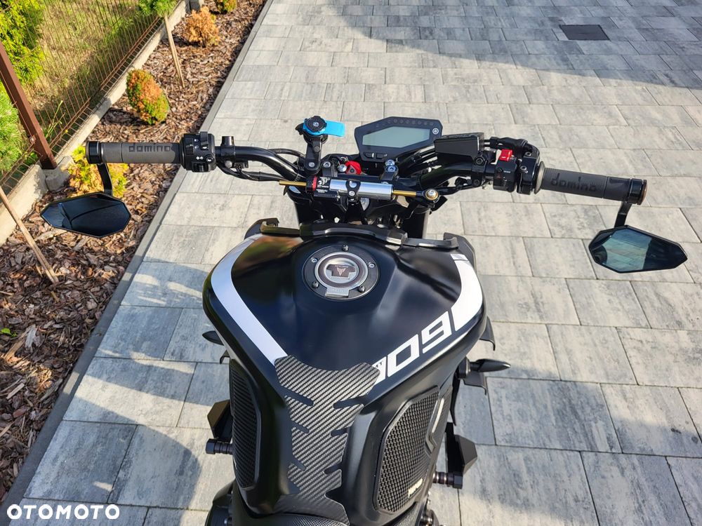 Yamaha MT - 7