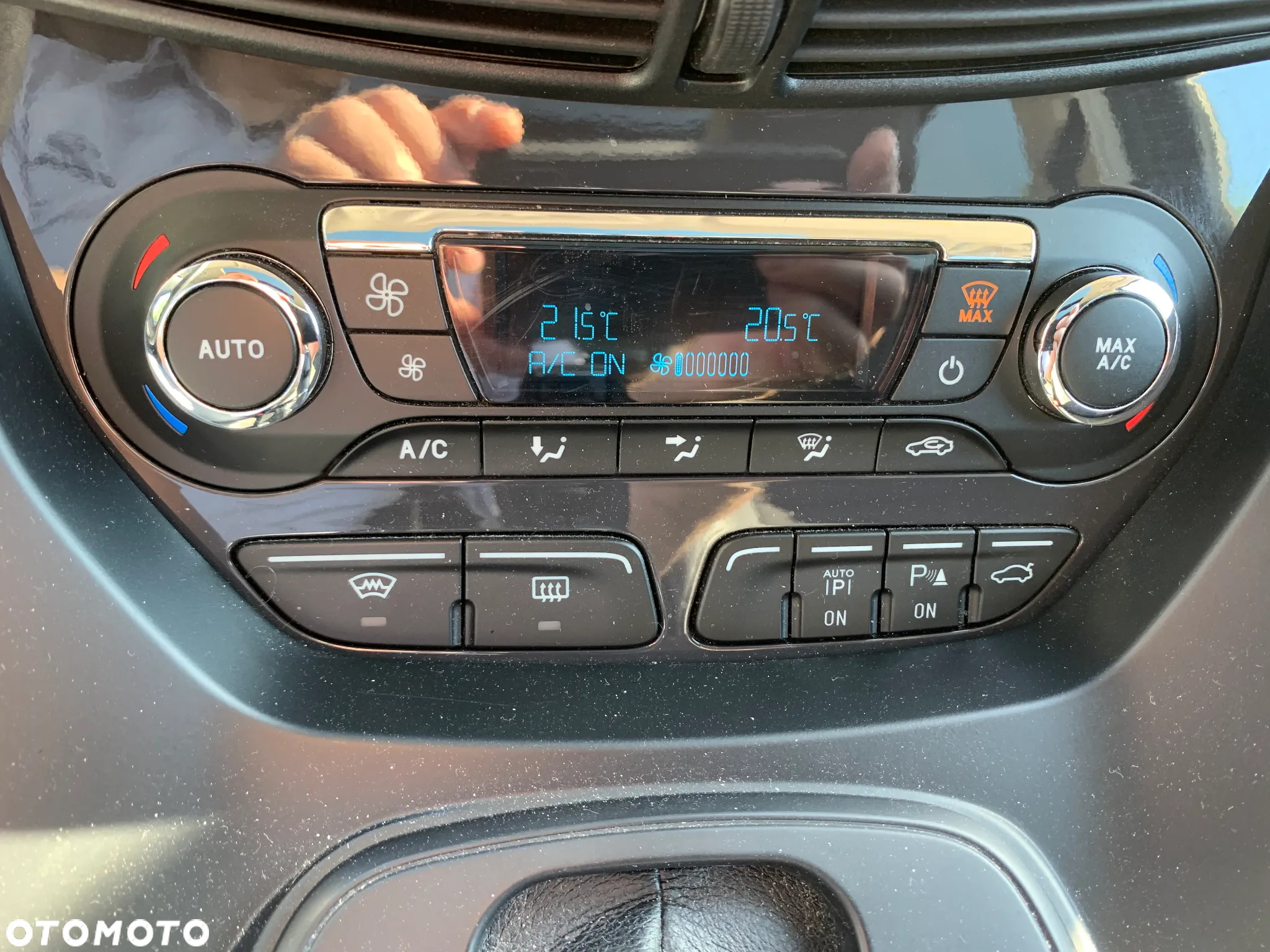 Ford Kuga 2.0 TDCi 4WD Titanium - 29