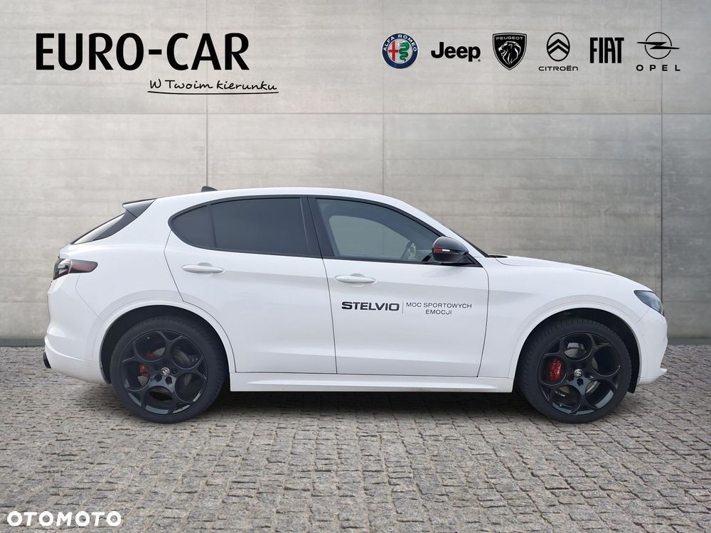 Alfa Romeo Stelvio - 7