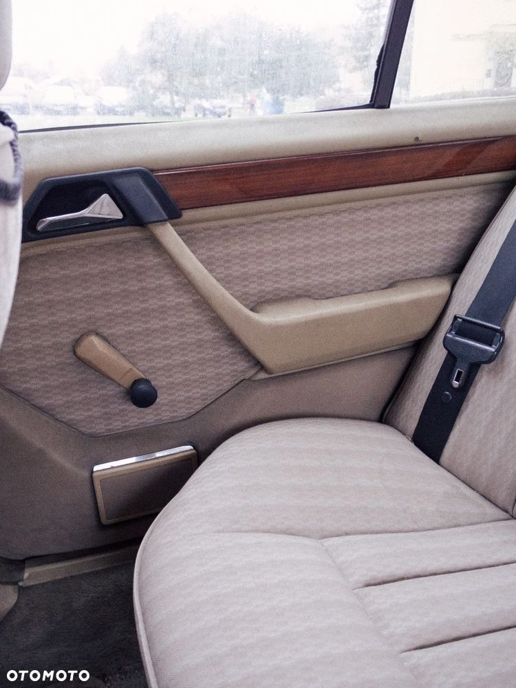 Mercedes-Benz W124 (1984-1993) - 11