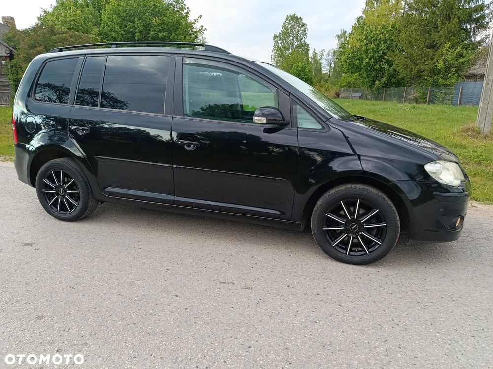 Volkswagen Touran 1.9 TDI DPF Highline - 3