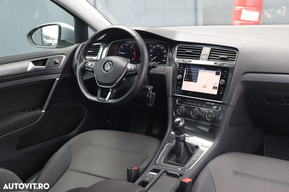 Volkswagen Golf 1.6 TDI SCR Comfortline - 17