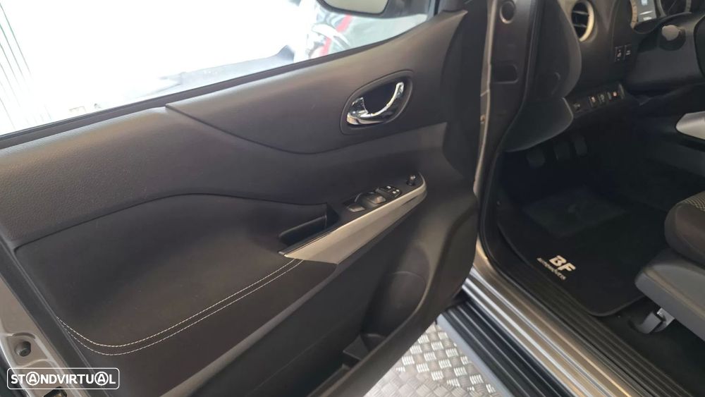 Nissan Navara 2.3 dCi CD 4WD Visia B.Dif. - 32