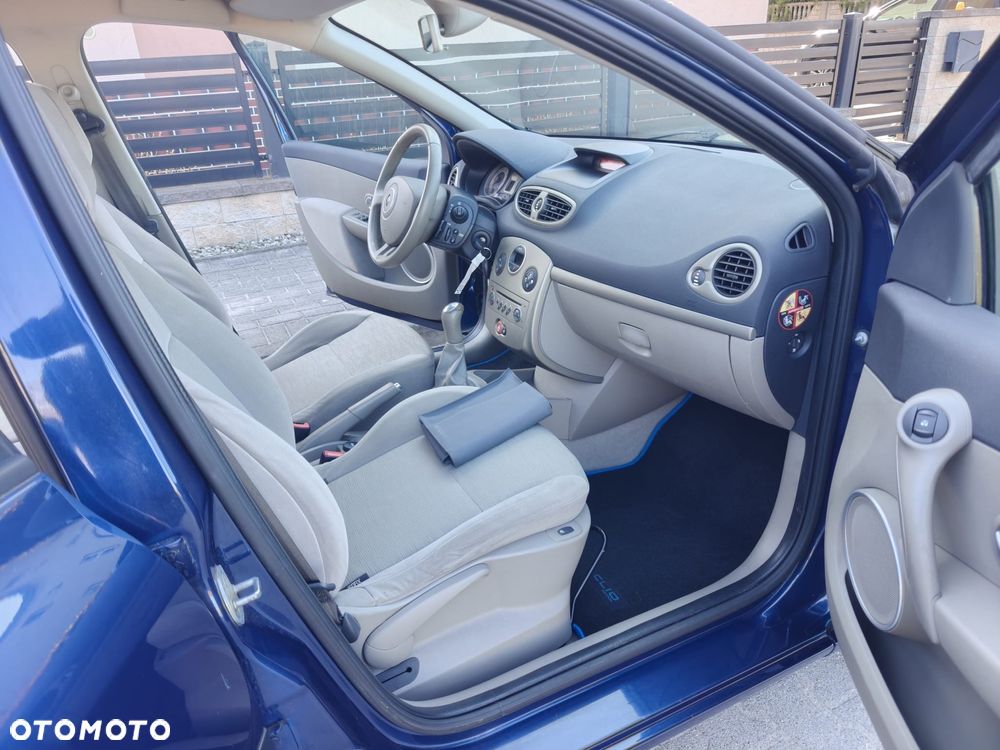 Renault Clio - 26