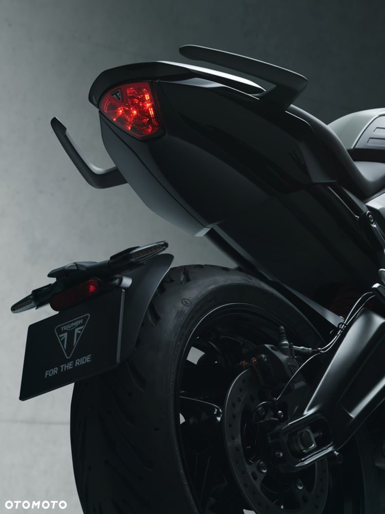 Triumph Trident - 32
