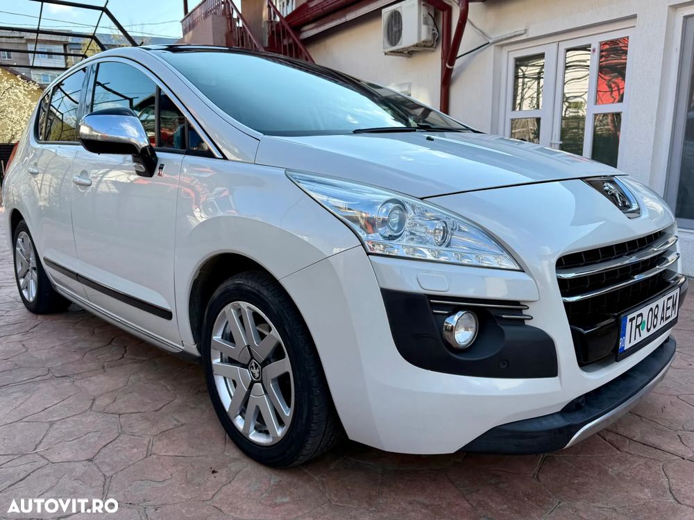 Peugeot 3008 HYbrid4 - 1