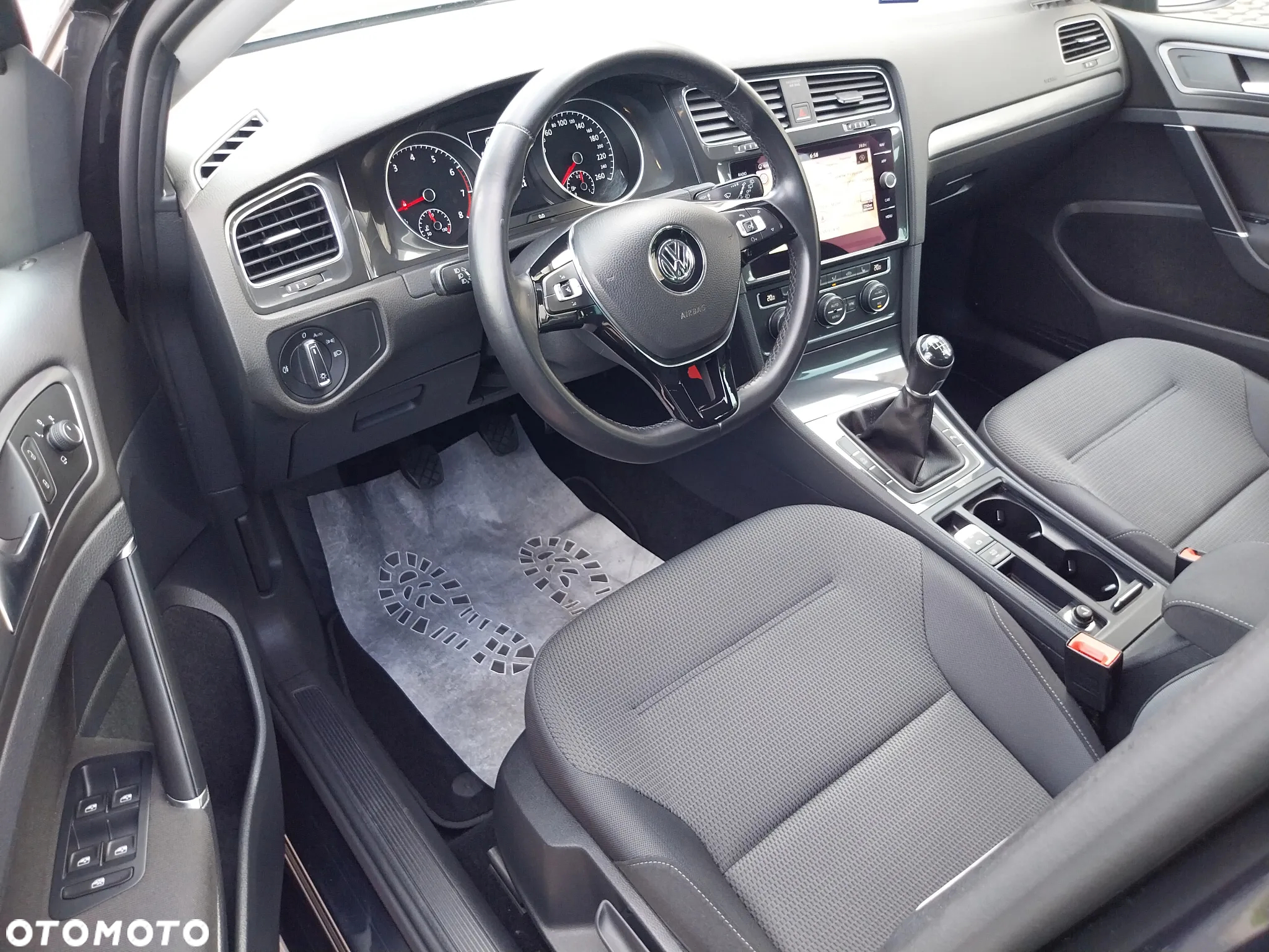 Volkswagen Golf 1.5 TSI OPF R-Line - 10