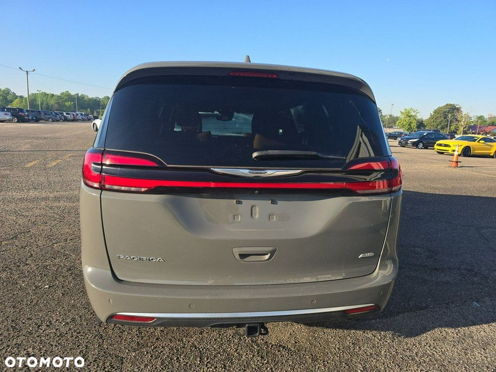 Chrysler Pacifica - 6