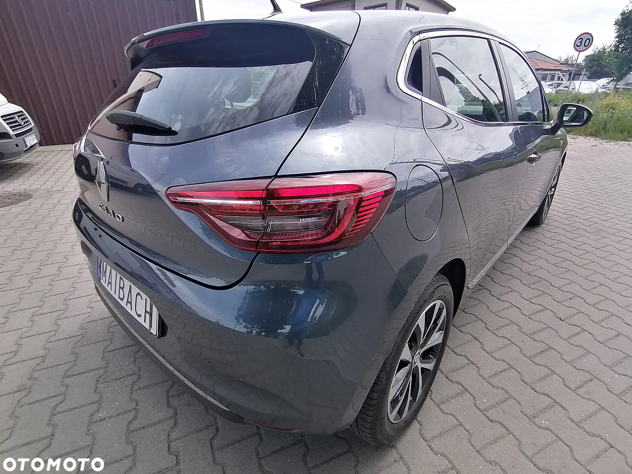 Renault Clio TCe 90 TECHNO - 9