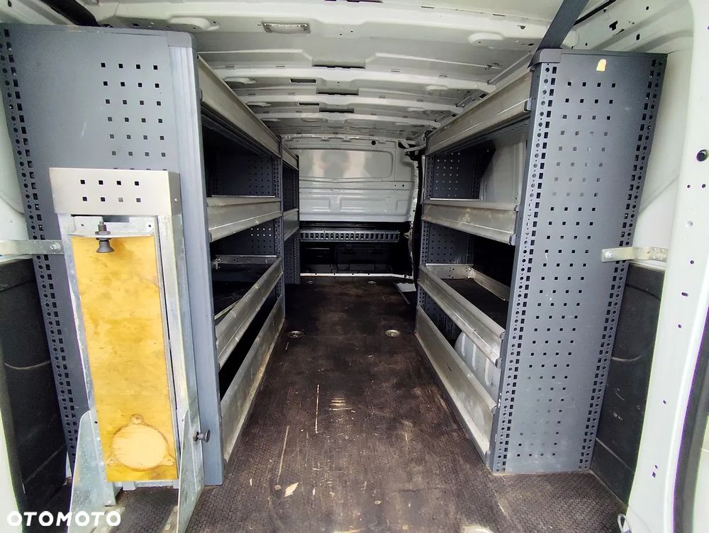 Opel VIVARO - 11