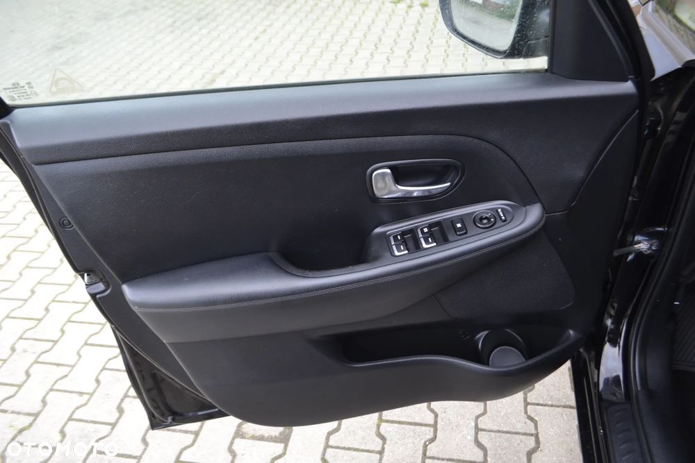 Kia Carens 1.6 GDI L - 13
