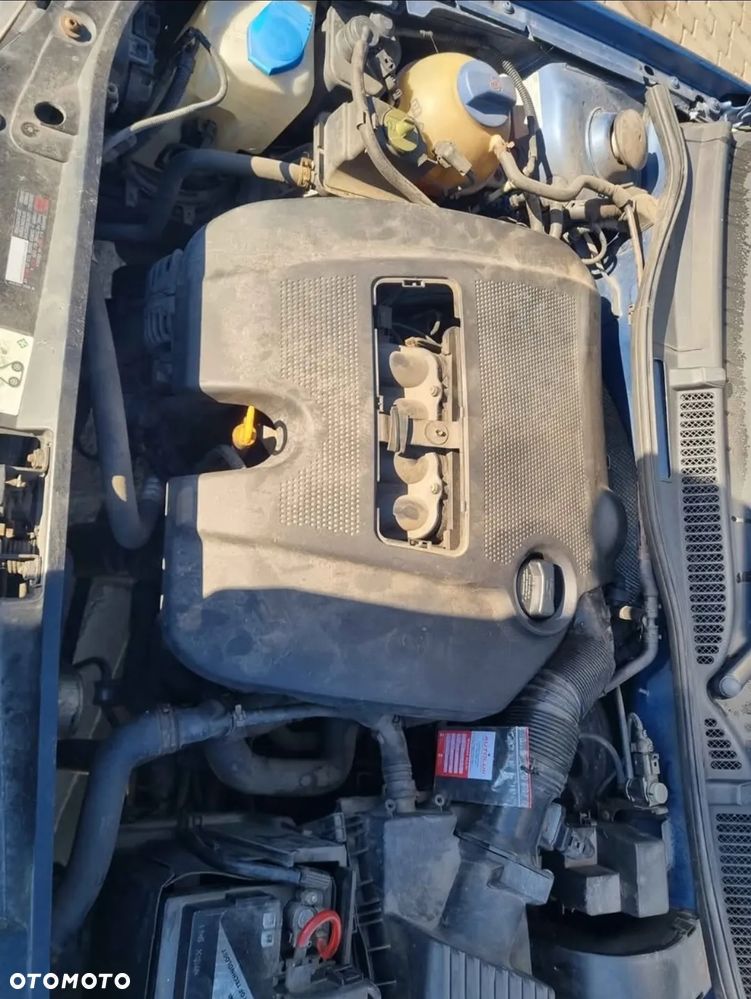 Audi a3 8l lift 3d 2000r 1.6 AVU lakier LZ5W na części - 6